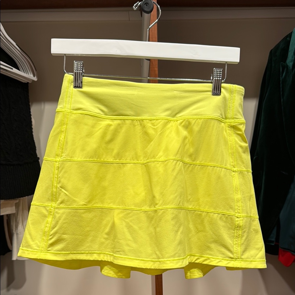 EUC Lululemon Pace revival mid rise skirt LONG electric lemon yellow size 4